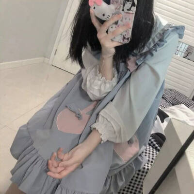 我花了好长时间说服自己 这段时间我一直在不停挣扎 自愈又崩溃