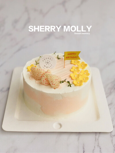 #SHERRYMolly家の下午茶# —『原味木糖醇cake』她给麻麻准备的生日cake～她说麻麻喜欢花 做了小黄花送她呢 嫩嫩的 美丽大方且好吃