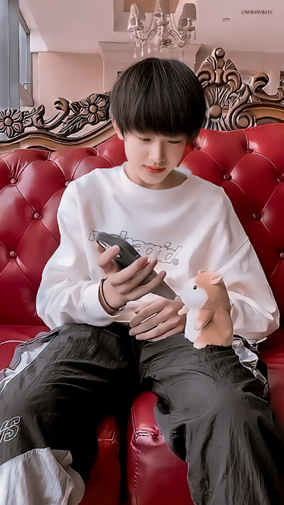 TF家族三代张极小朋友可盐可甜了解一下是个歌担哦！！微博指路@TF家族-张极