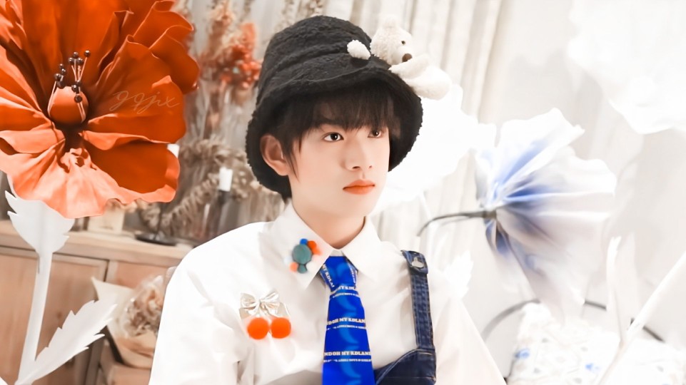 TF家族三代张极小朋友可盐可甜了解一下是个歌担哦！！微博指路@TF家族-张极