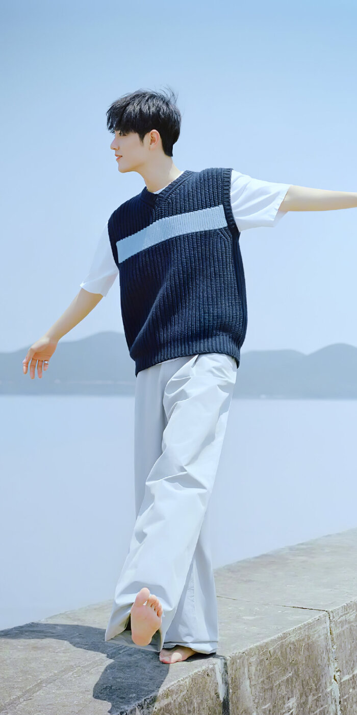 我来贡献壁纸勒肖战听风杂志电子刊图yyds