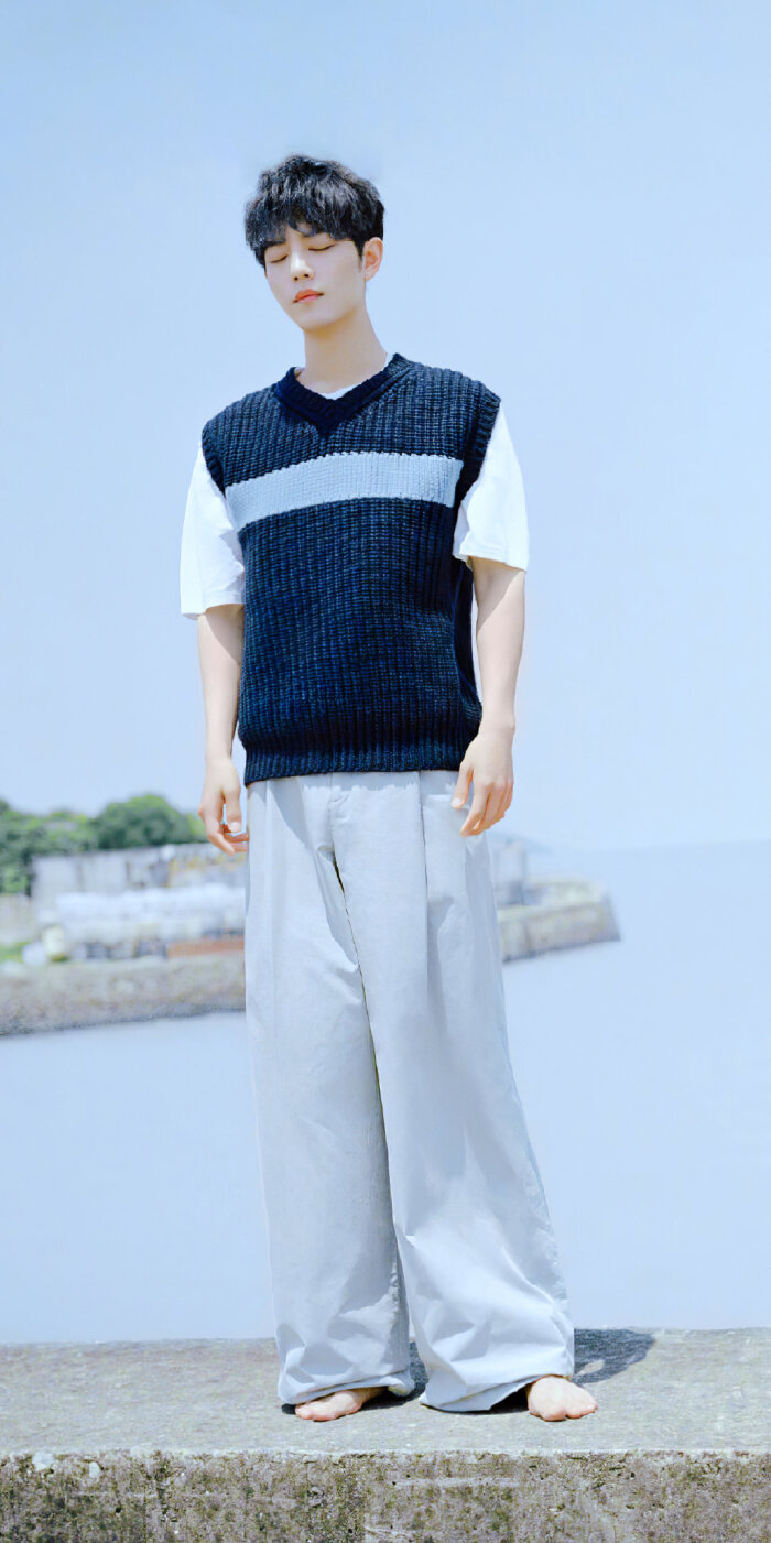 我来贡献壁纸勒肖战听风杂志电子刊图yyds