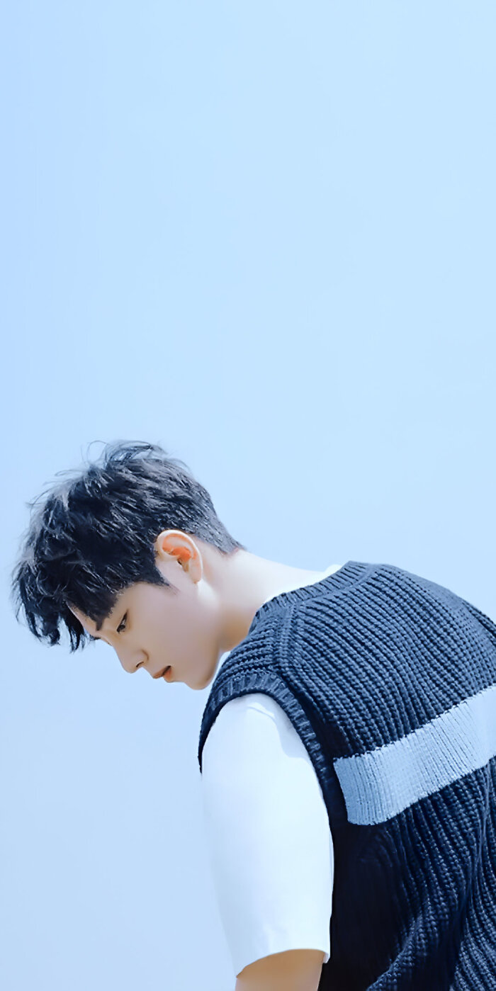 我来贡献壁纸勒!肖战《听风》杂志电子刊图!yyds!