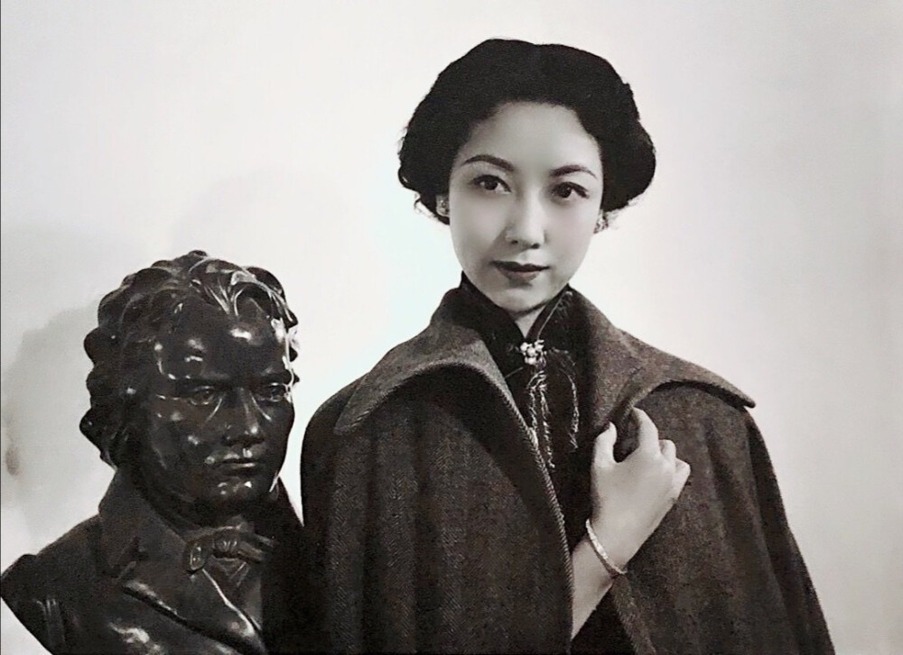 京剧名伶杜近芳1957