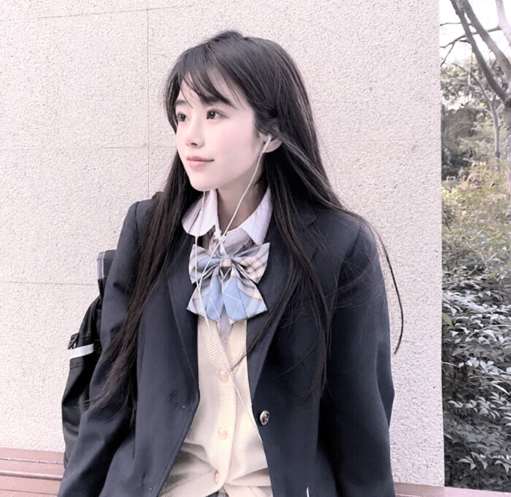 二传记得我叫皇小韵.礼貌拿图.自调滤镜