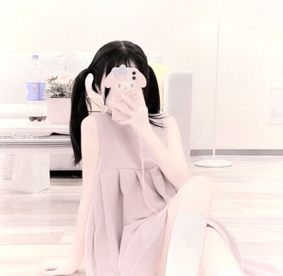 二传记得我叫皇小韵.礼貌拿图.自调滤镜