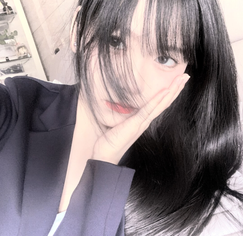 二传记得我叫皇小韵.礼貌拿图.自调滤镜