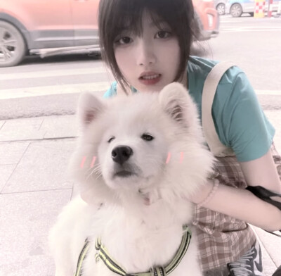 二传记得我叫皇小韵.礼貌拿图.自调滤镜