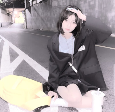 二传记得我叫皇小韵.礼貌拿图.自调滤镜