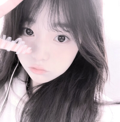 二传记得我叫皇小韵.礼貌拿图.自调滤镜