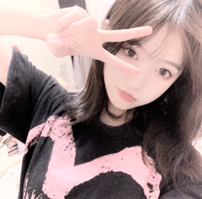 二传记得我叫皇小韵.礼貌拿图.自调滤镜