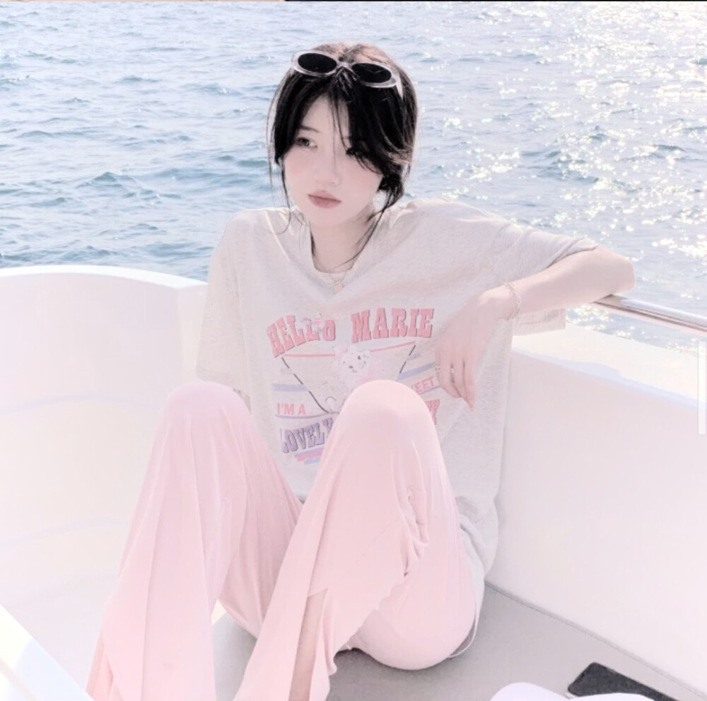 二传记得我叫皇小韵.礼貌拿图.自调滤镜