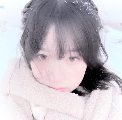 二传记得我叫皇小韵.礼貌拿图.自调滤镜