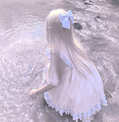 二传记得我叫皇小韵.礼貌拿图.自调滤镜