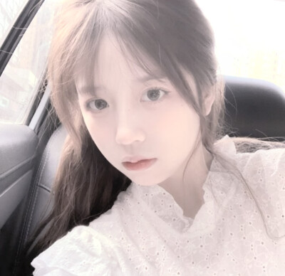 二传记得我叫皇小韵.礼貌拿图.自调滤镜