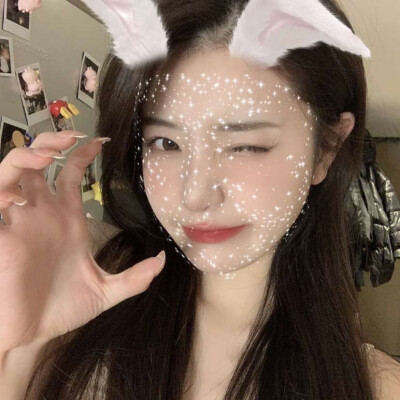 我可以当你的小宝贝吗 就是那种犯了错你也舍不得骂我 还心软给我抱抱的那种