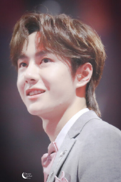 ✨越过天光遇见你，就是我白日梦的尽头✨ cr:logo