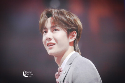 ✨越过天光遇见你，就是我白日梦的尽头✨ cr:logo