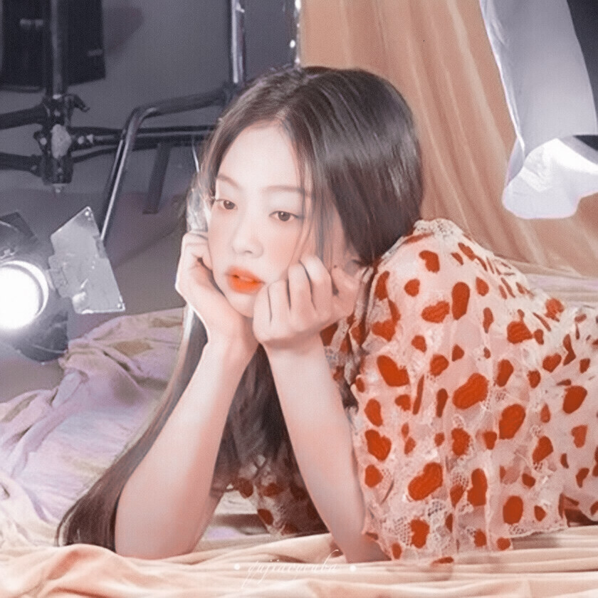 
*凡是夏日和你 我遇见多少次 便沦陷多少次
jennie/金珍妮 