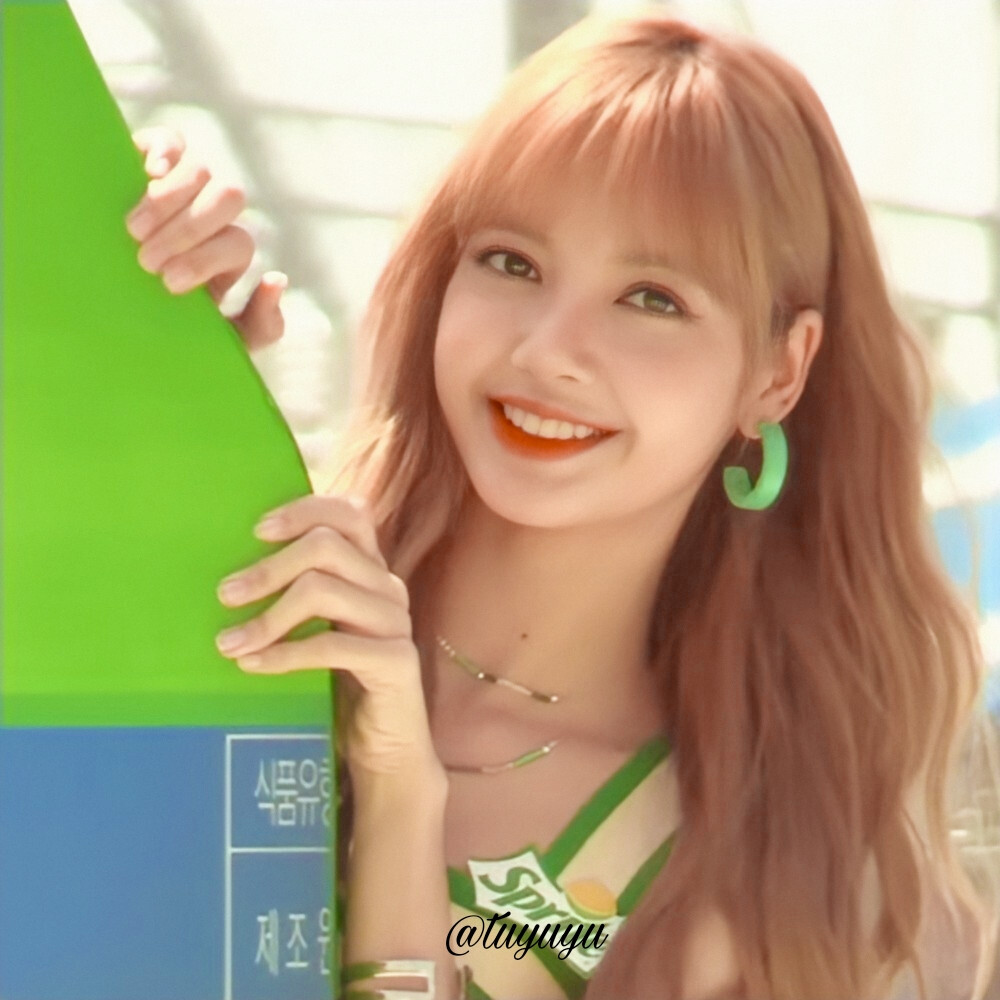 Lisa◎“夏天到了，一起喝雪碧吗？”