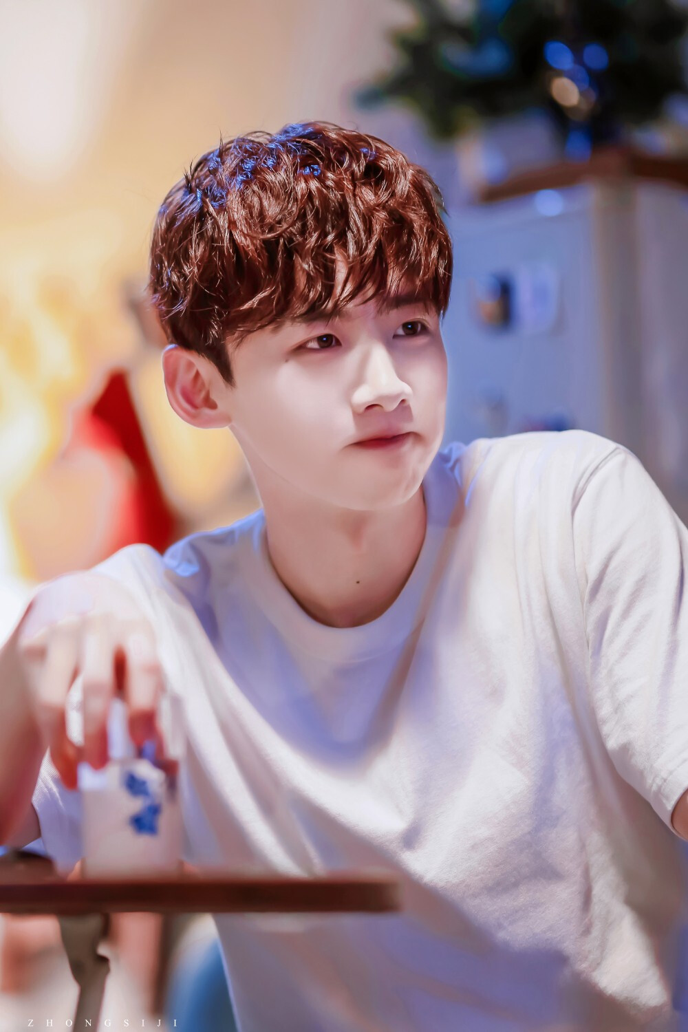 白敬亭•八零九零