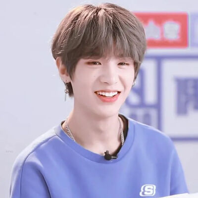 黄明昊