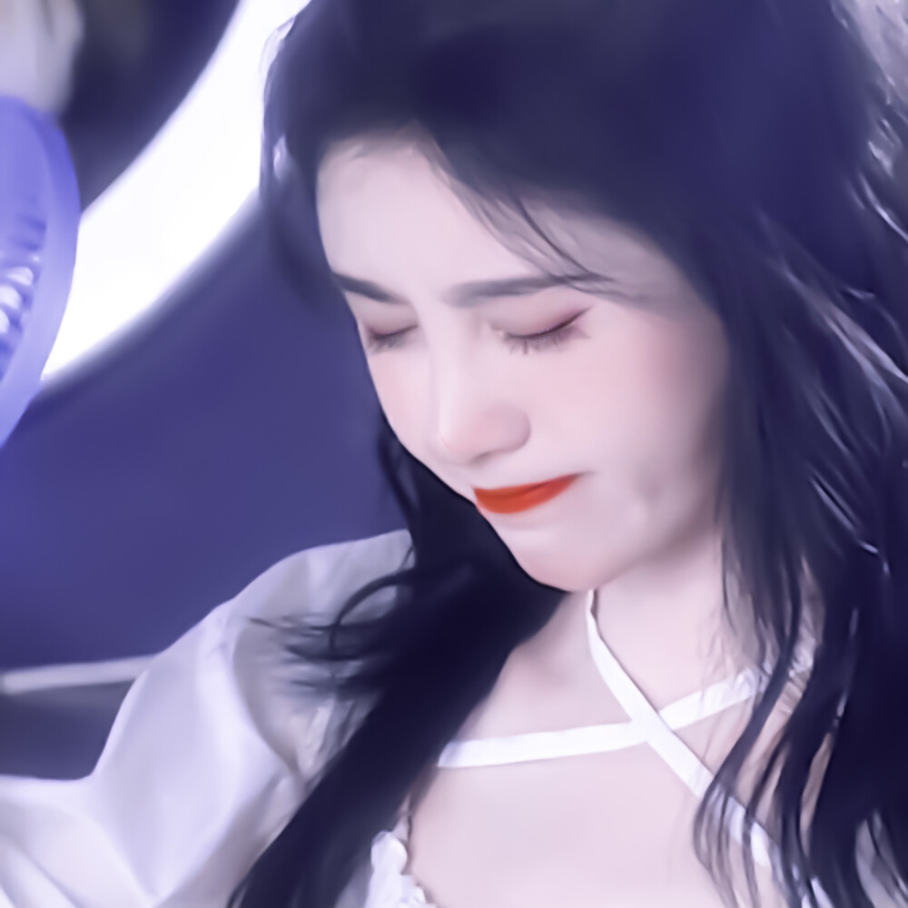 鞠婧祎‖komorebi cr亓官妍
我要去宇宙了，回来摘星星给你