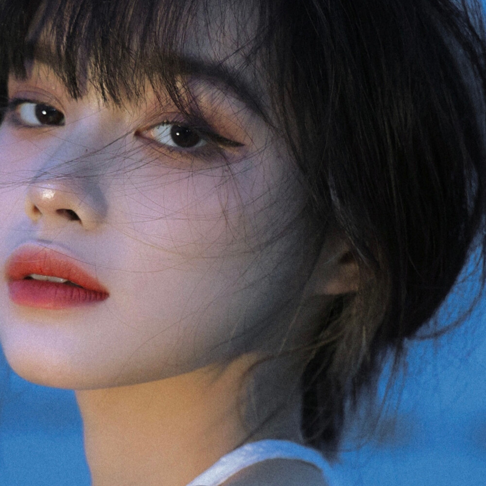 自截 女生头像
wb:冉冉橪