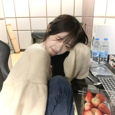 4.24/女头
拿图礼貌点赞