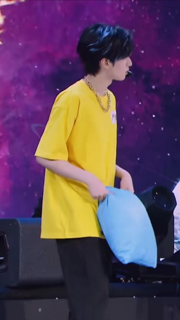 严浩翔