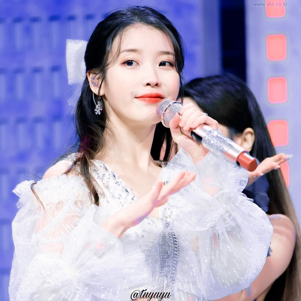 iu/李智恩?
