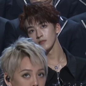 何焉悦色可二改
二改标明顾雨曦