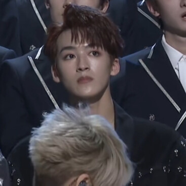 何焉悦色可二改
二改标明顾雨曦