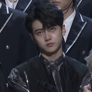 何焉悦色可二改
二改标明顾雨曦