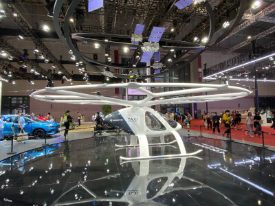 AUTO SHANGHAI 2021
— EMBRACING CHANGE
拥抱变化