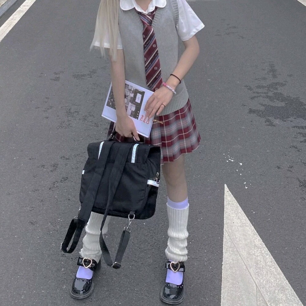 女头。不露脸。