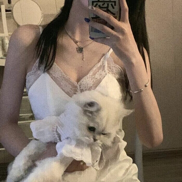 女头。不露脸。