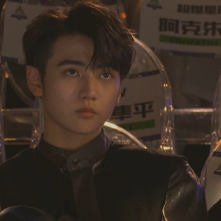 何焉悦色可二改
二改标明顾雨曦