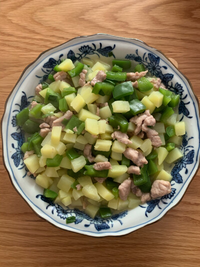 肉丁，土豆青椒