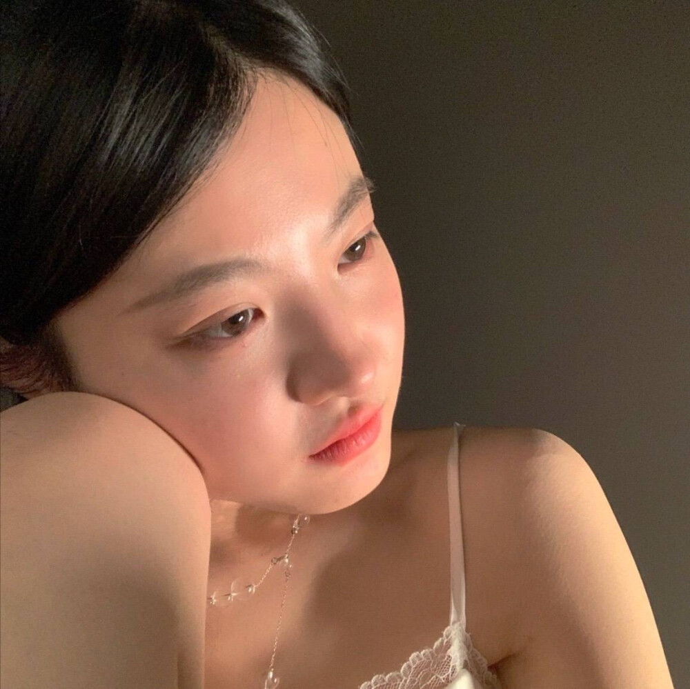 女生头像无水印