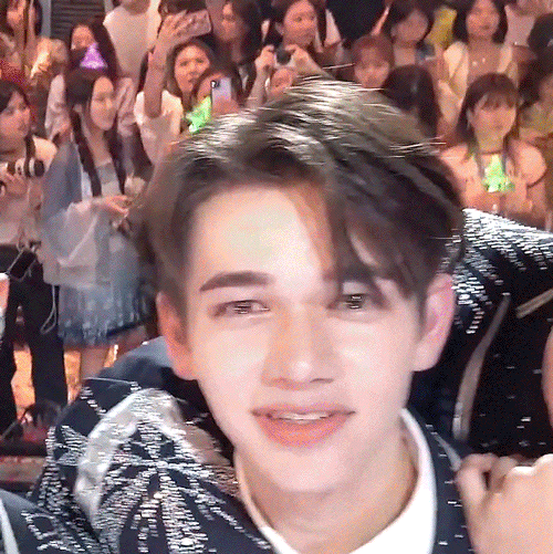 庆怜 微博：@威猛小葱