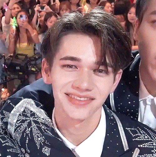 庆怜 微博：@威猛小葱