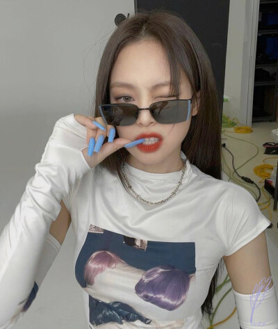 jennie
BALCKPINK
头像&壁纸&背景
自修