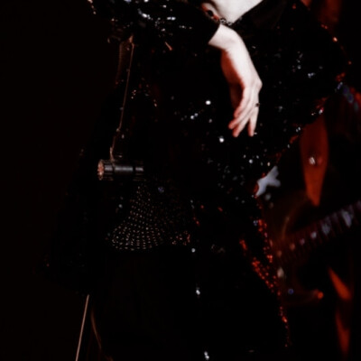 ·沉默不是没情绪 只是觉得说出来没意思·
cr.Chocolate·Kun