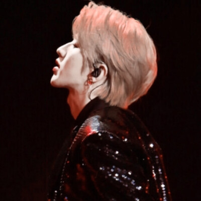 ·沉默不是没情绪 只是觉得说出来没意思·
cr.Chocolate·Kun