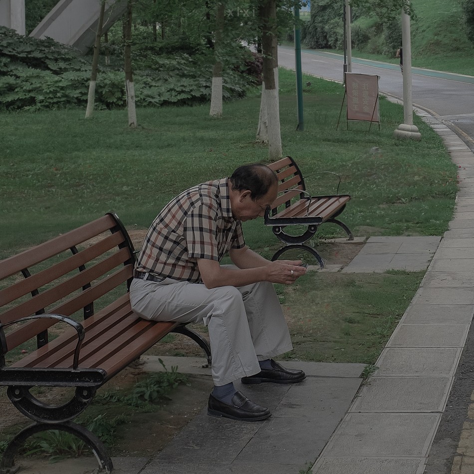 “茫茫人世中 無意晚來風” ​​​
摄影:昔喜西