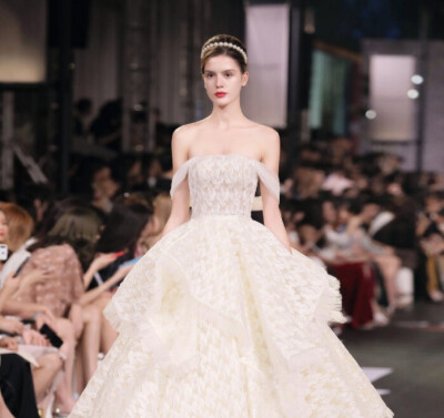 仙气婚纱女神，人间理想优质背景女头（侵删）