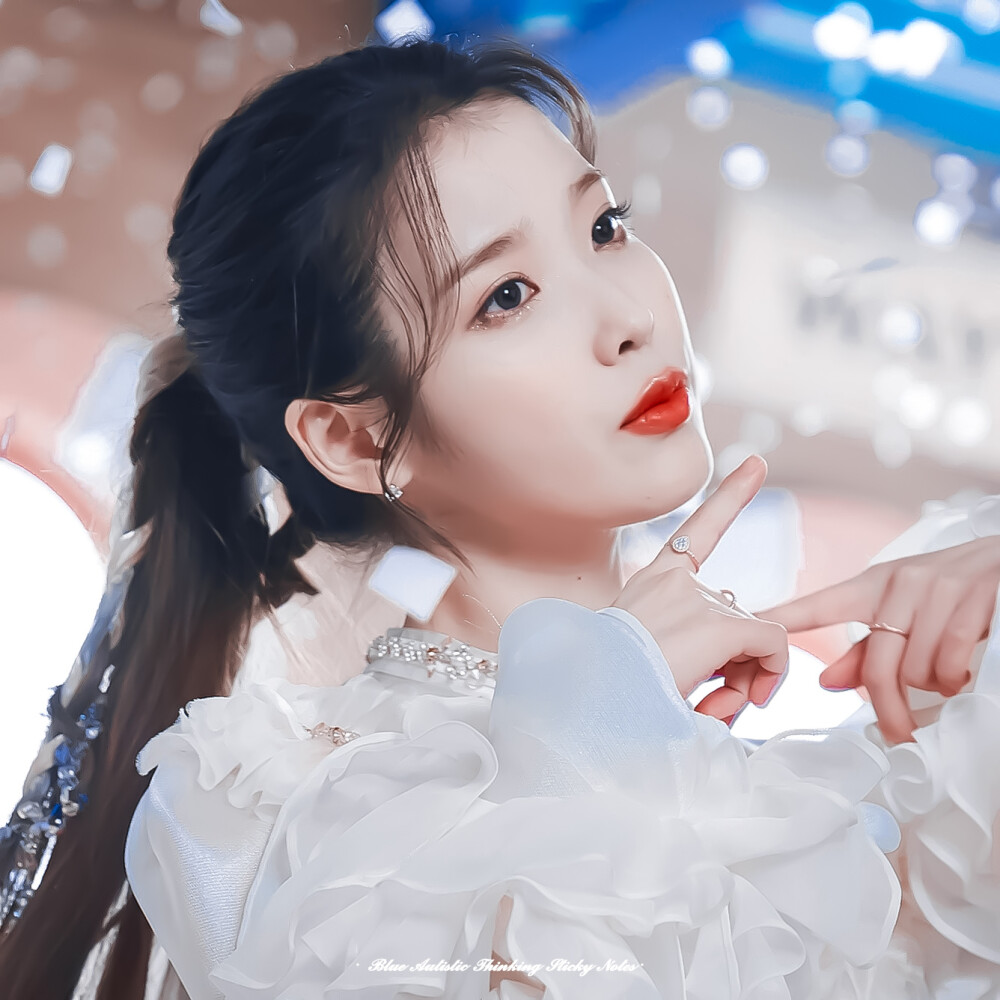 ◦IU