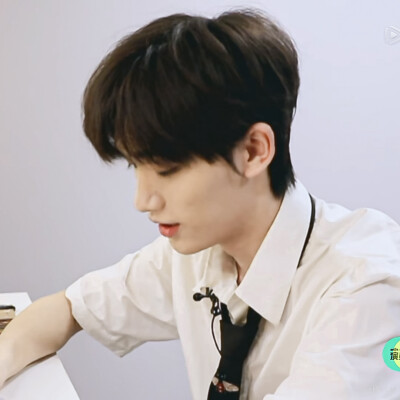 丁程鑫可二改 注明陈欣或ID
标描述或标签 禁评论 改完找我收图 9P