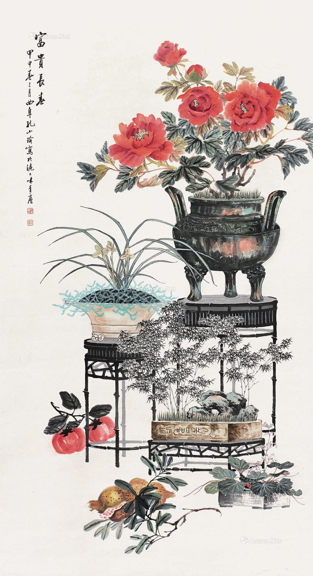 孔小瑜（1899－1984），原名宪英，生于慈溪庄桥孔家村。
擅长花卉博古，追求形象逼真，笔意松动逸格。并刻苦练就了强记默写的本领，从三代青铜器外，广涉人物、翎毛、走兽、鱼虫手到形俱，呼之欲出，无所不精。其博古画与张善孖的虎、熊松泉的狮并称。其出众的表现力人称任佰年后第一人，为“海上画派”代表之一。